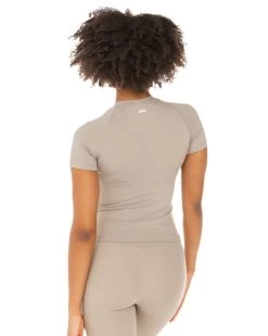 Elite Eleven Aura Tee - Vintage Khaki -Fit Style Shop ELITEWINTERCOLLECTIONDAY120333