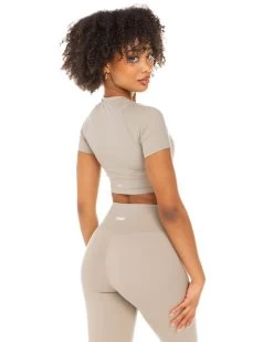 Elite Eleven Aura Crop Tee - Vintage Khaki 9 Elite Eleven Aura Crop Tee - Vintage Khaki -Fit Style Shop ELITEWINTERCOLLECTIONDAY120787