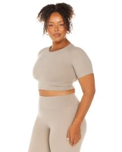 Elite Eleven Aura Crop Tee - Vintage Khaki 12 Elite Eleven Aura Crop Tee - Vintage Khaki -Fit Style Shop ELITEWINTERCOLLECTIONDAY120870